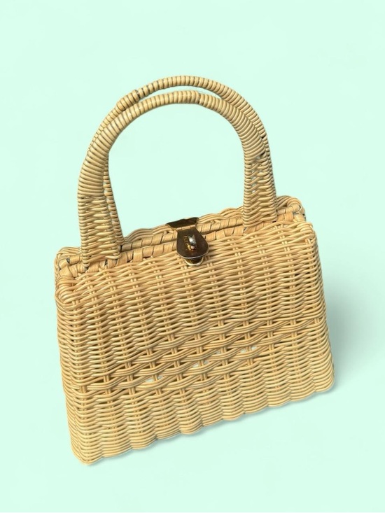 Vintage Handbags - Vintage Woven Straw Hand Bag